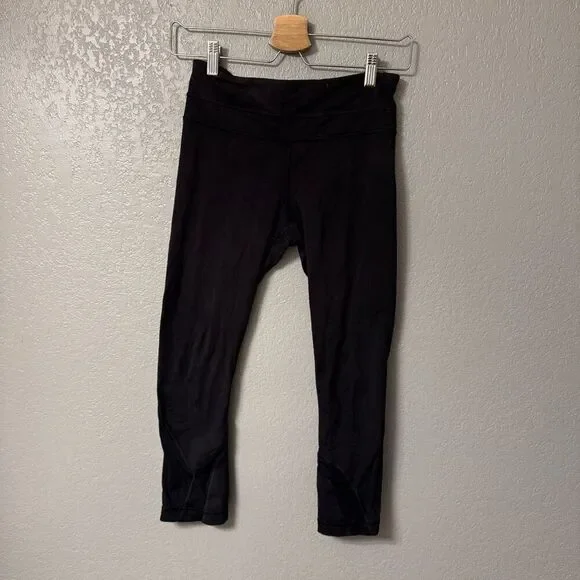 Lululemon Cropped Leggings Size 4 - Picture 4 of 6